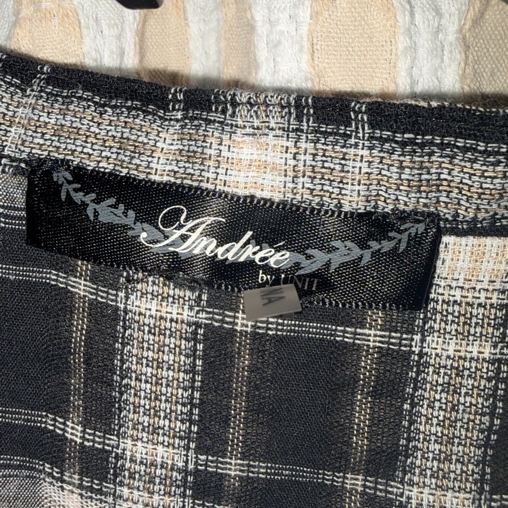 Black and White Plaid Blouse with Floral Embroidery - Picture 3 of 4